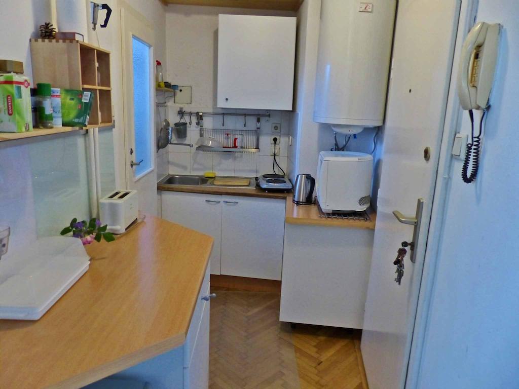 Apartment Naschmarkt Vienna Room photo
