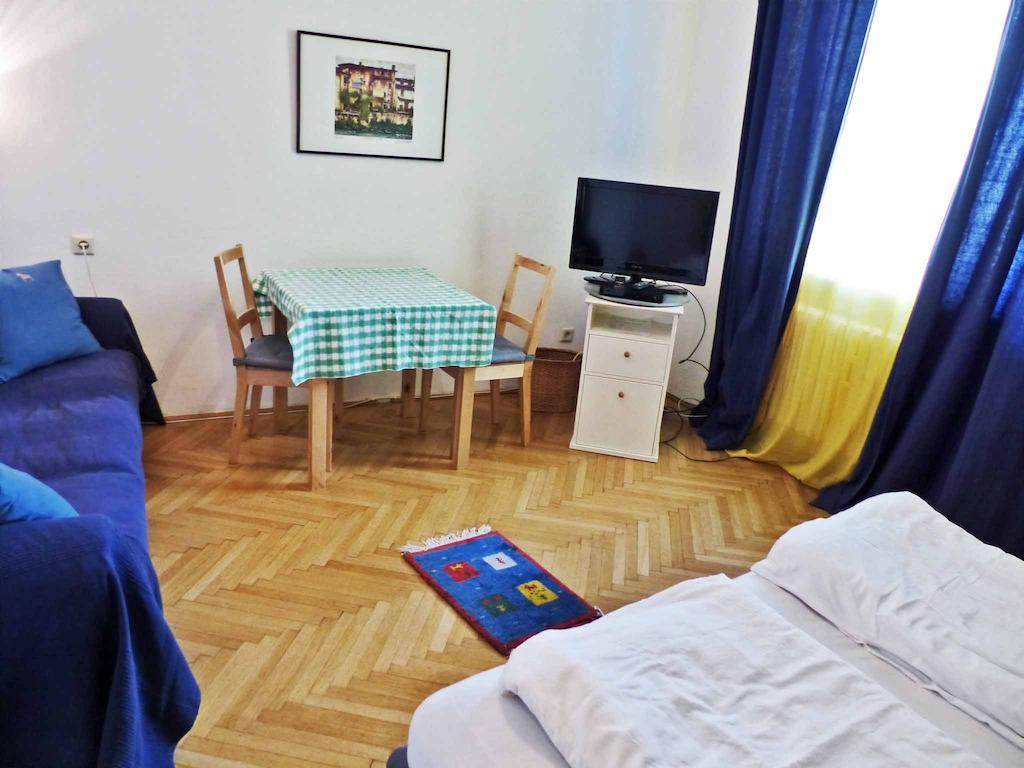 Apartment Naschmarkt Vienna Room photo